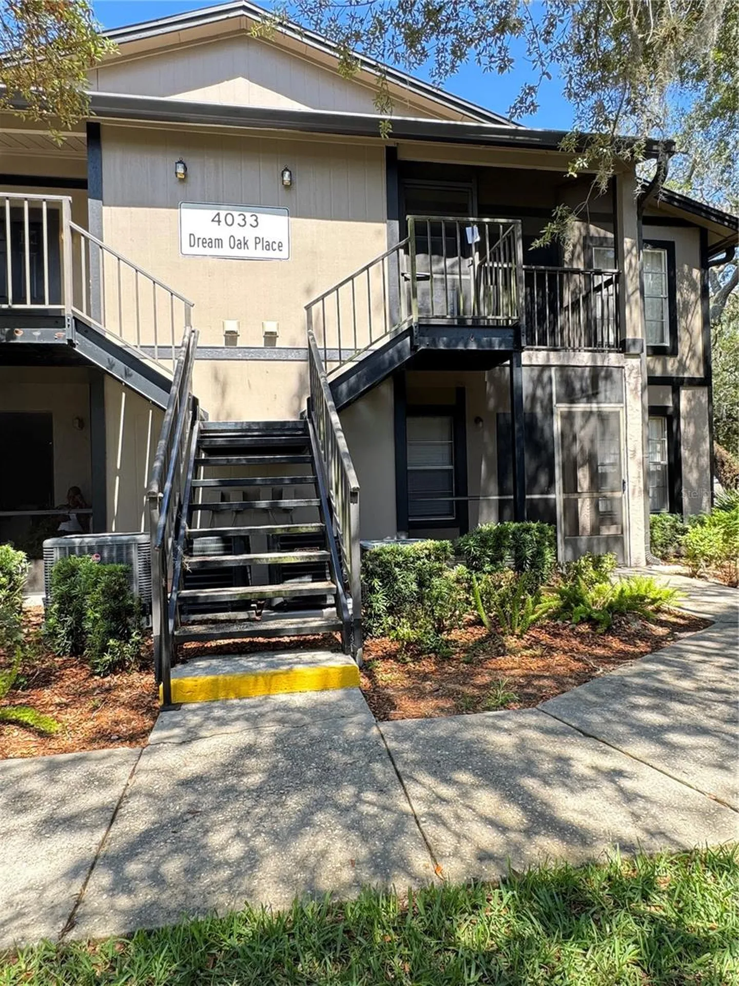 4033 Dream Oak Place Tampa FL 33613