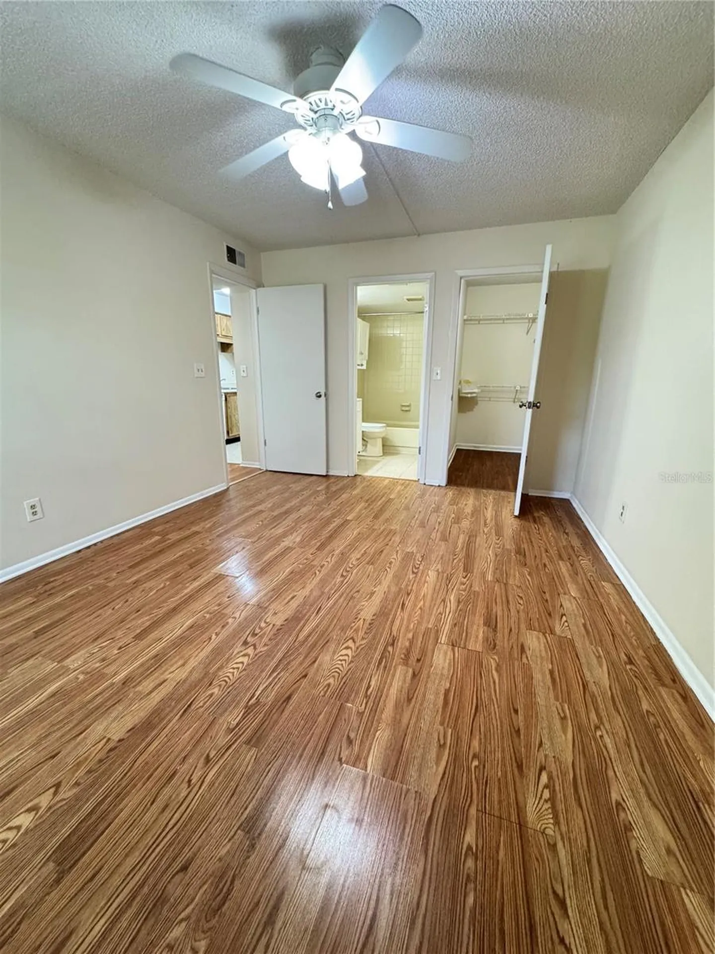4033 Dream Oak Place Tampa FL 33613