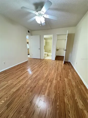 4033 Dream Oak Place Tampa FL 33613