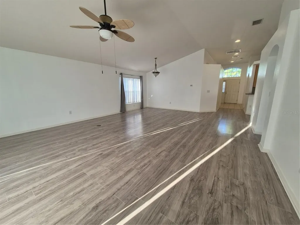 6833 Runner Oak Drive Zephyrhills FL 33545