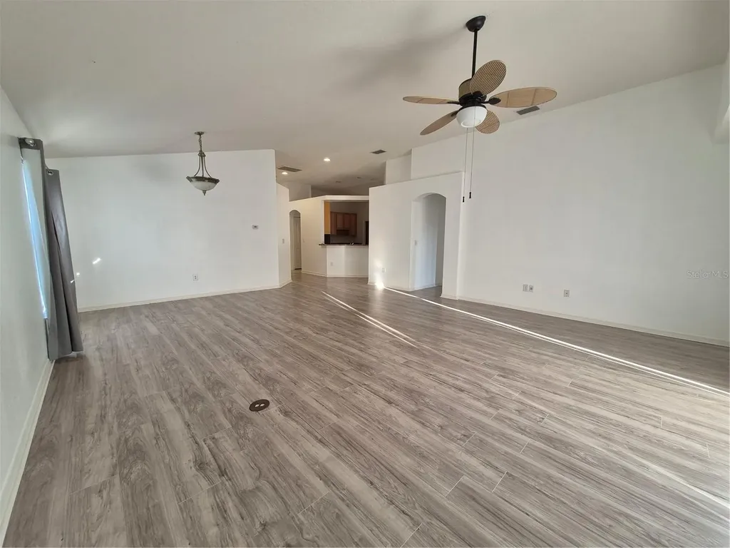 6833 Runner Oak Drive Zephyrhills FL 33545