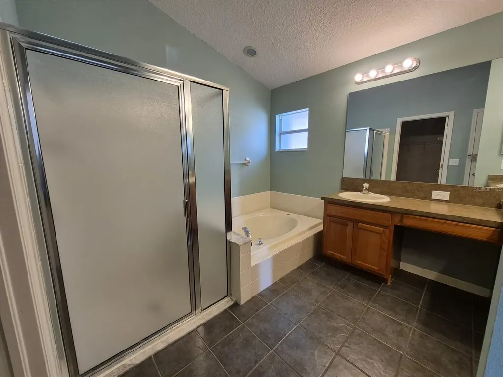 6833 Runner Oak Drive Zephyrhills FL 33545