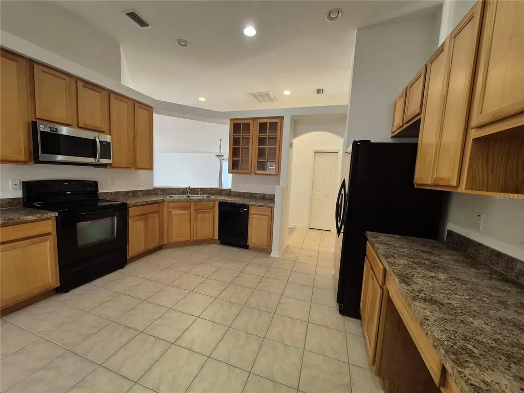 6833 Runner Oak Drive Zephyrhills FL 33545