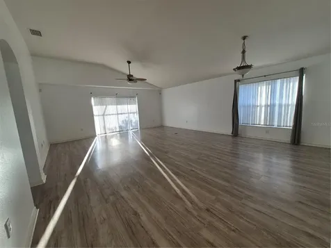 6833 Runner Oak Drive Zephyrhills FL 33545