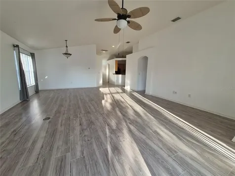 6833 Runner Oak Drive Zephyrhills FL 33545