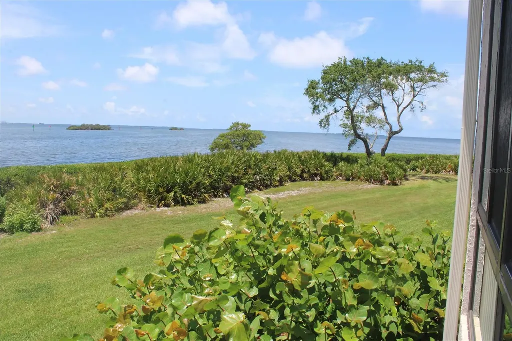 1813 Mariner Drive Tarpon Springs FL 34689