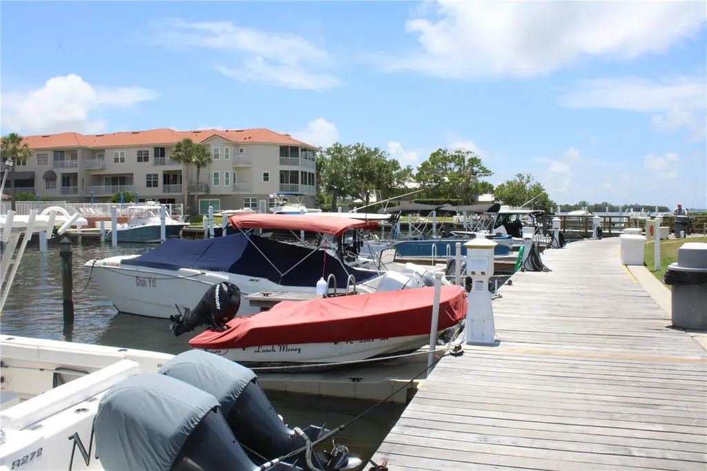 1813 Mariner Drive Tarpon Springs FL 34689