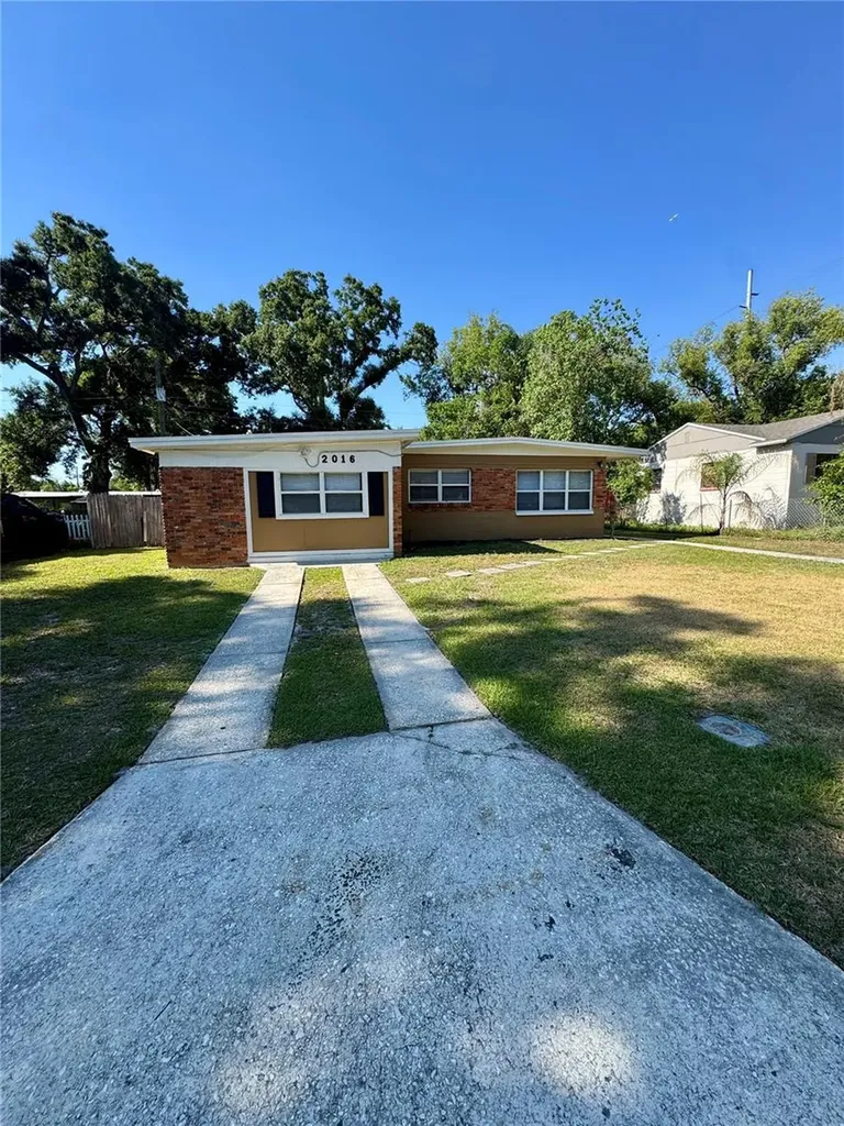2016 E Crenshaw Street Tampa FL 33610