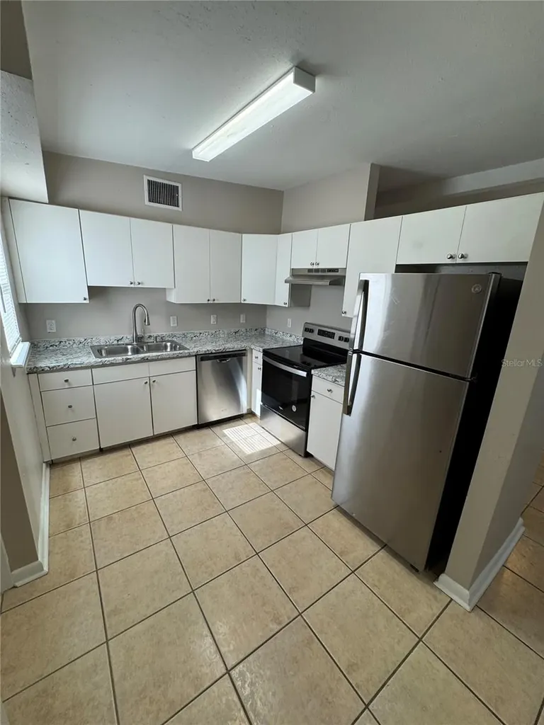 2016 E Crenshaw Street Tampa FL 33610