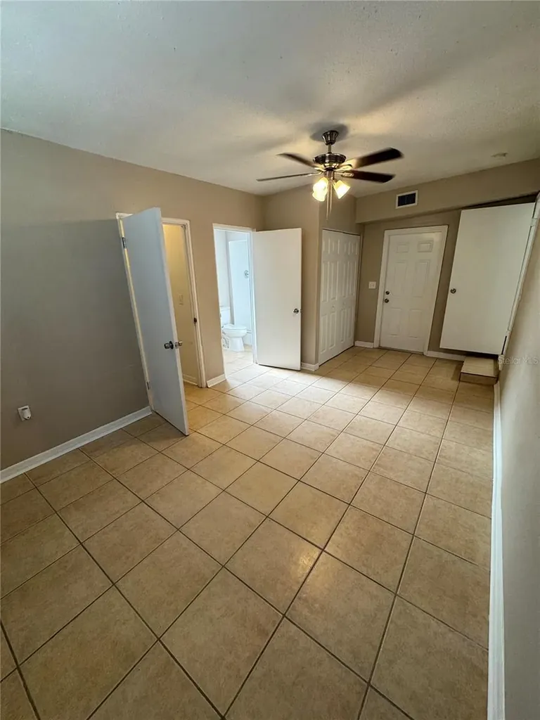 2016 E Crenshaw Street Tampa FL 33610