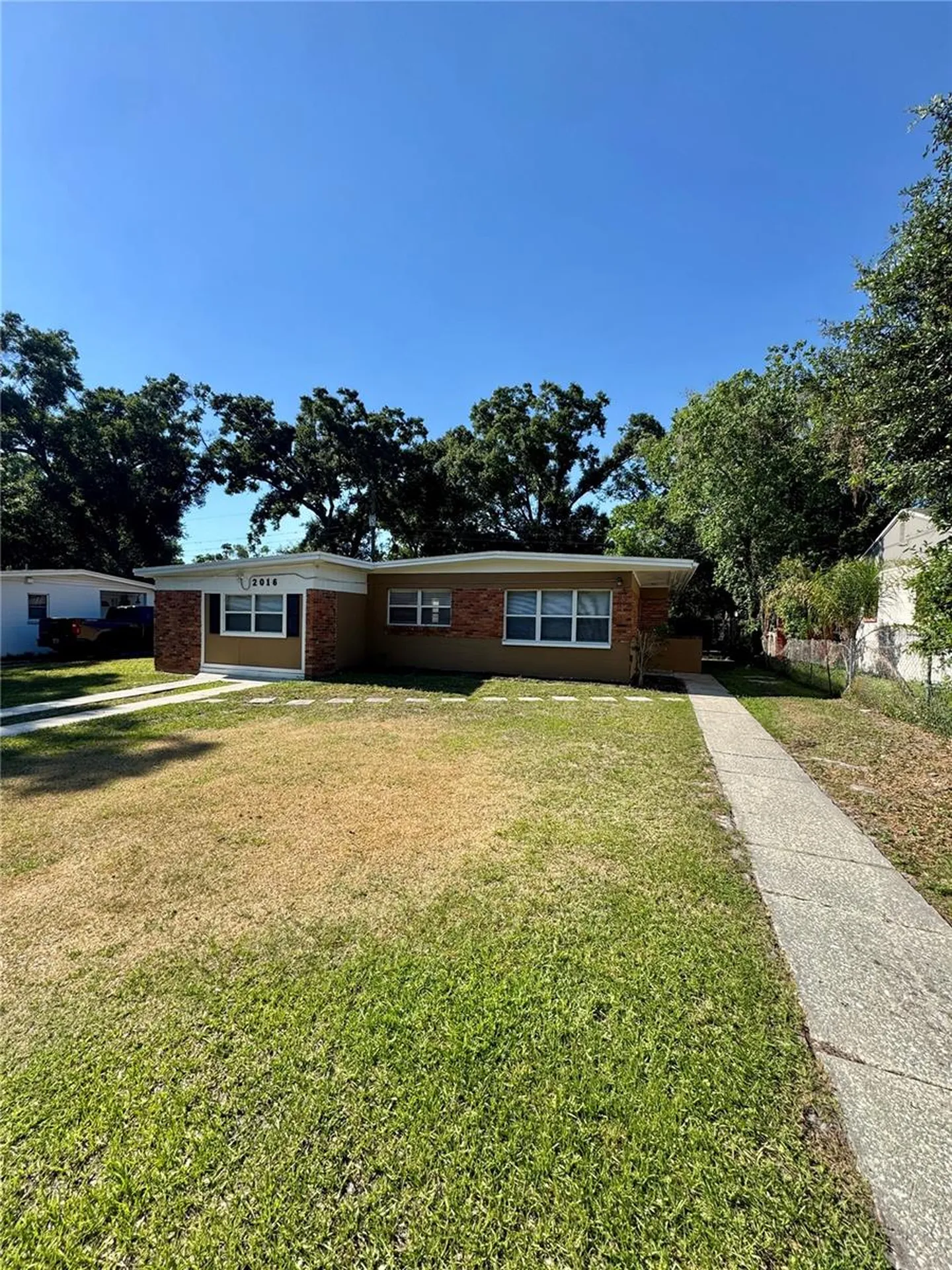 2016 E Crenshaw Street Tampa FL 33610