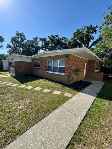2016 E Crenshaw Street Tampa FL 33610