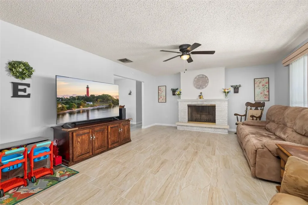 3931 Gaillardia Drive Indian Lake Estates FL 33855