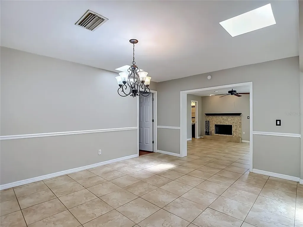811 Ambassador Loop Tampa FL 33613