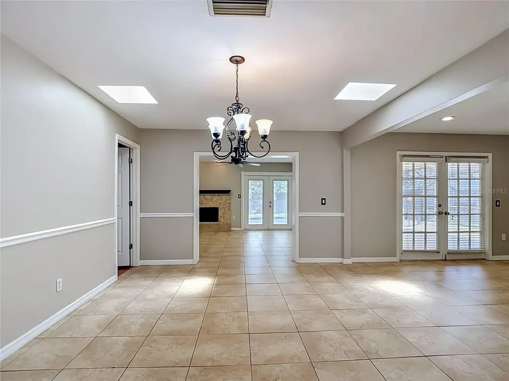 811 Ambassador Loop Tampa FL 33613