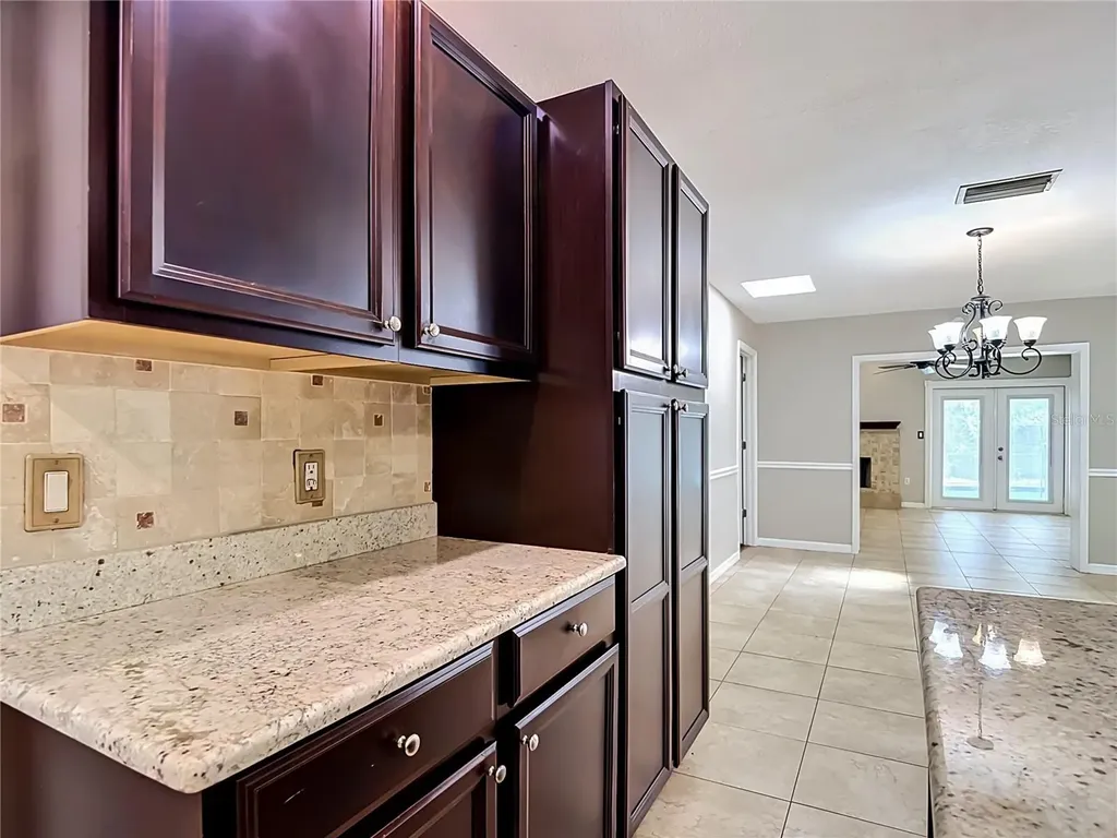 811 Ambassador Loop Tampa FL 33613