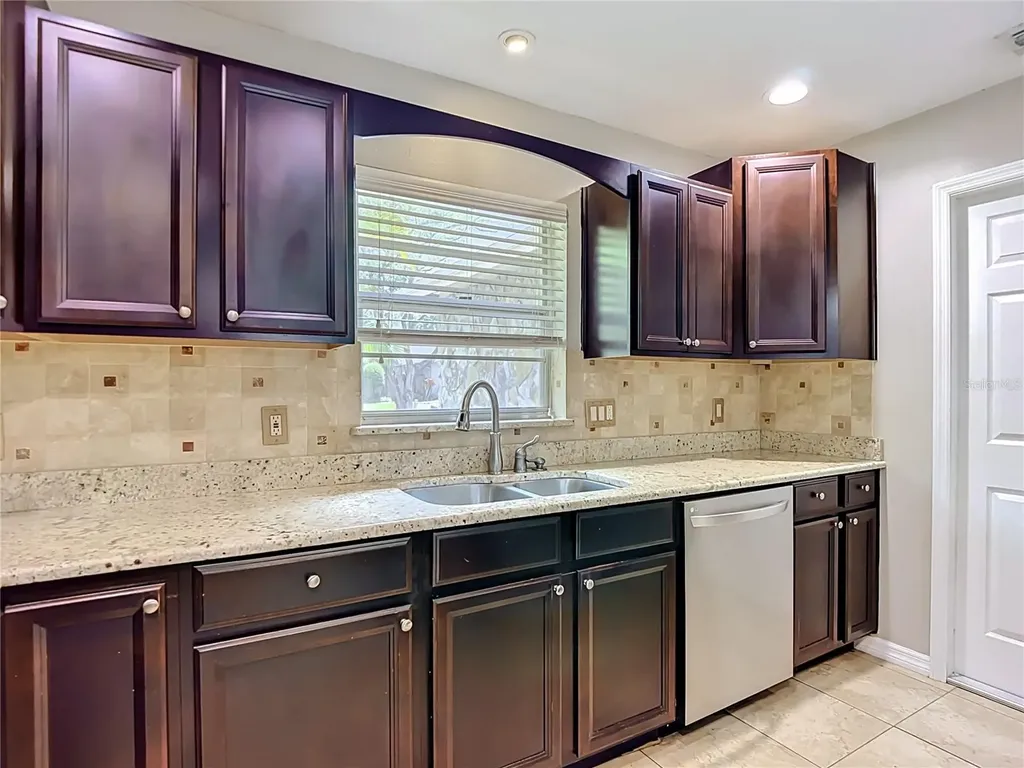811 Ambassador Loop Tampa FL 33613