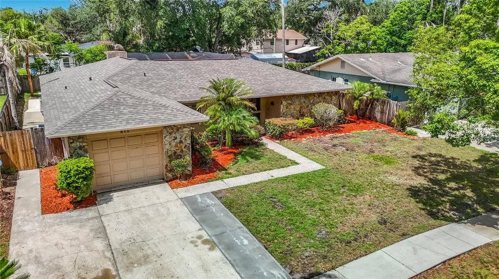 811 Ambassador Loop Tampa FL 33613