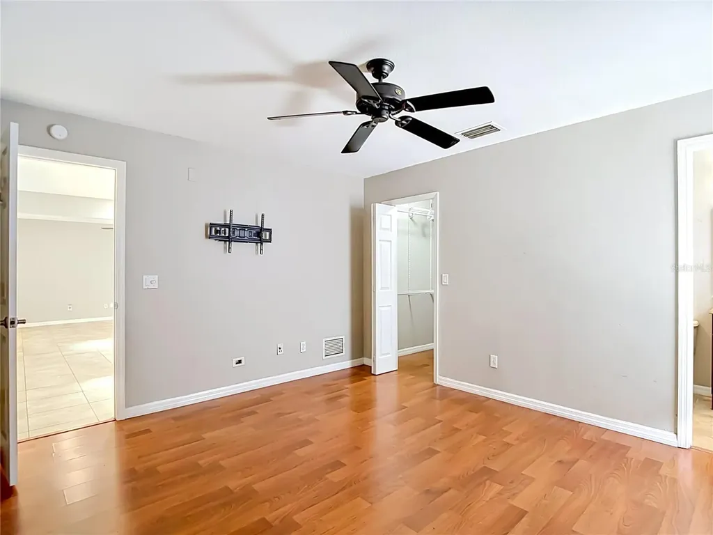 811 Ambassador Loop Tampa FL 33613