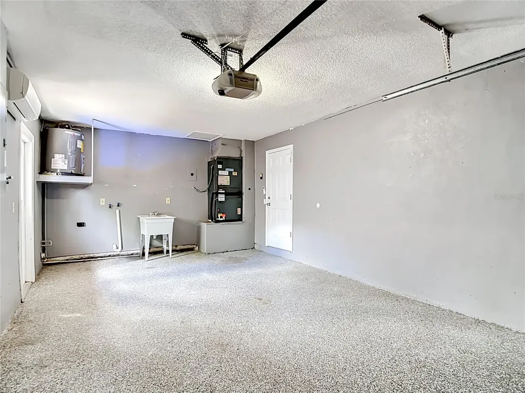 811 Ambassador Loop Tampa FL 33613