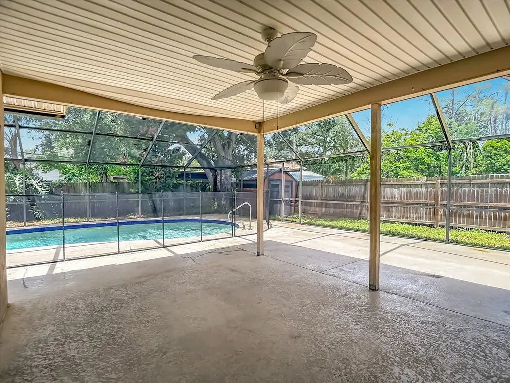 811 Ambassador Loop Tampa FL 33613