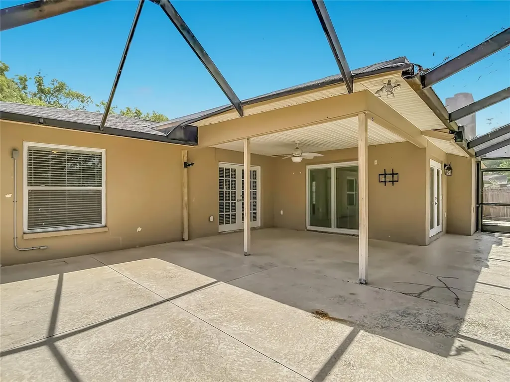 811 Ambassador Loop Tampa FL 33613