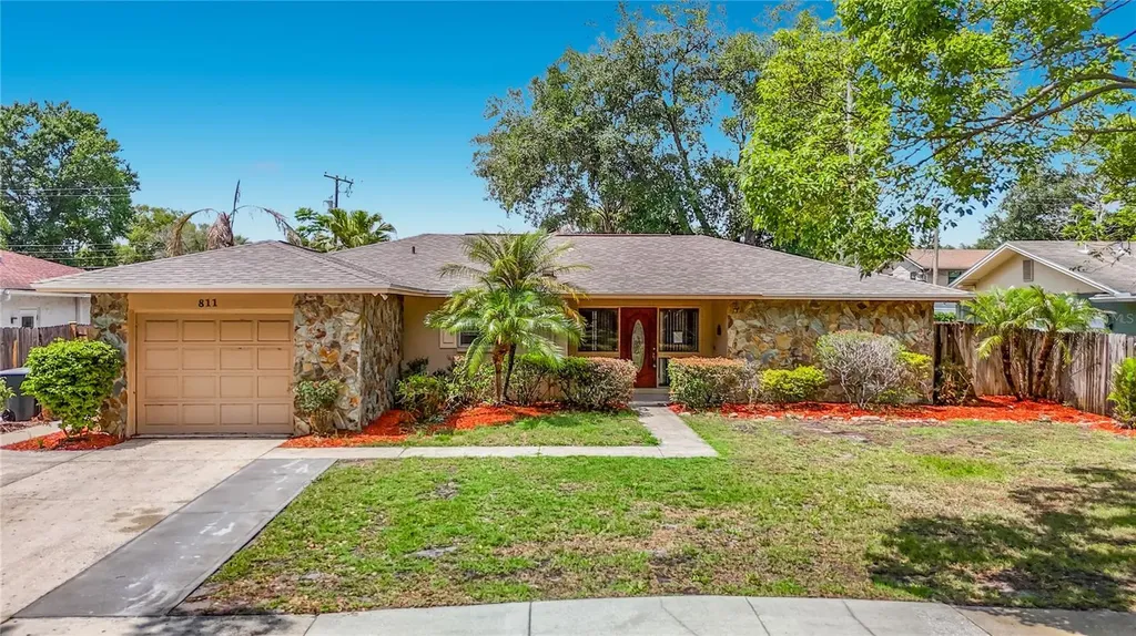 811 Ambassador Loop Tampa FL 33613