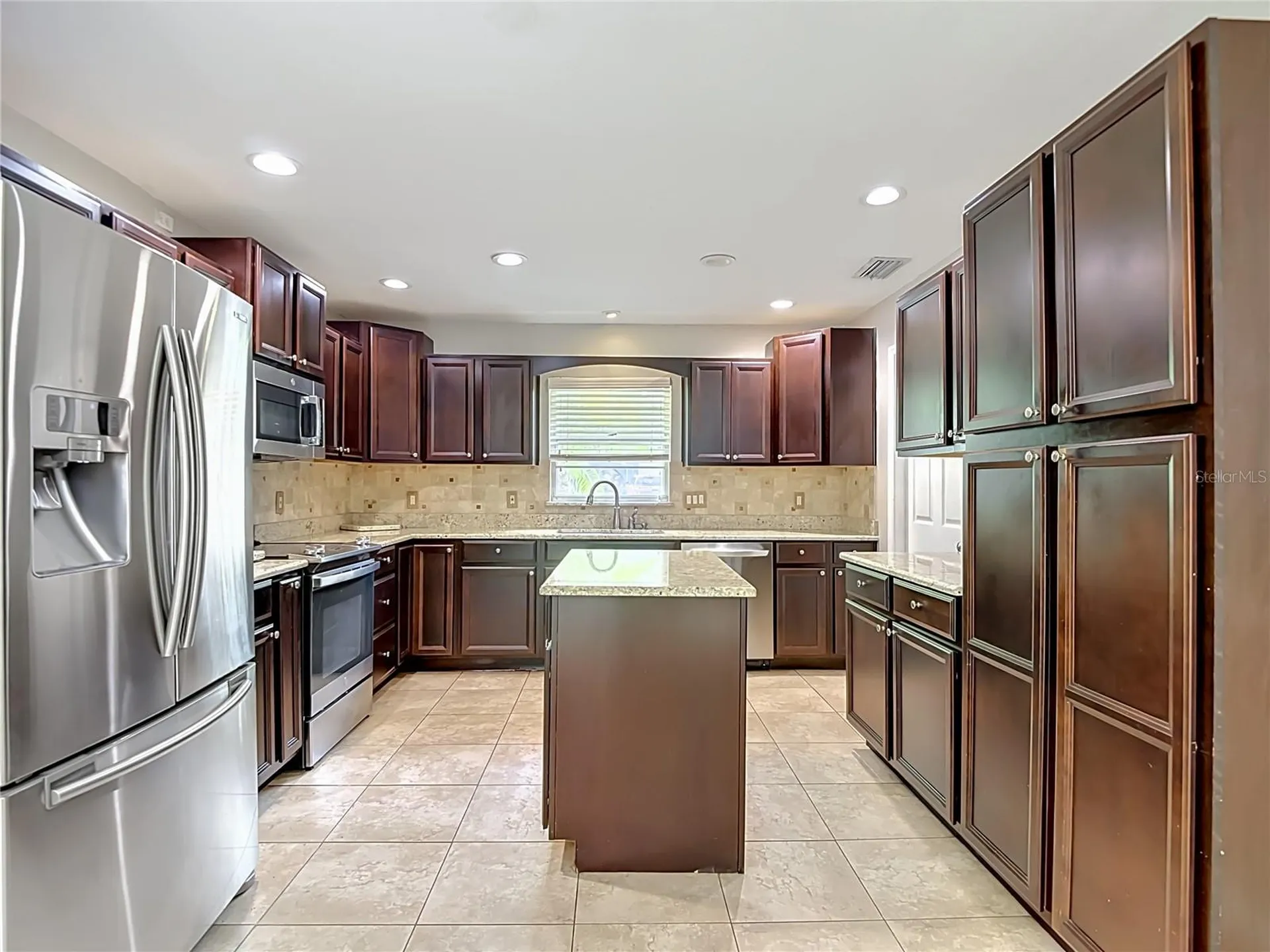 811 Ambassador Loop Tampa FL 33613