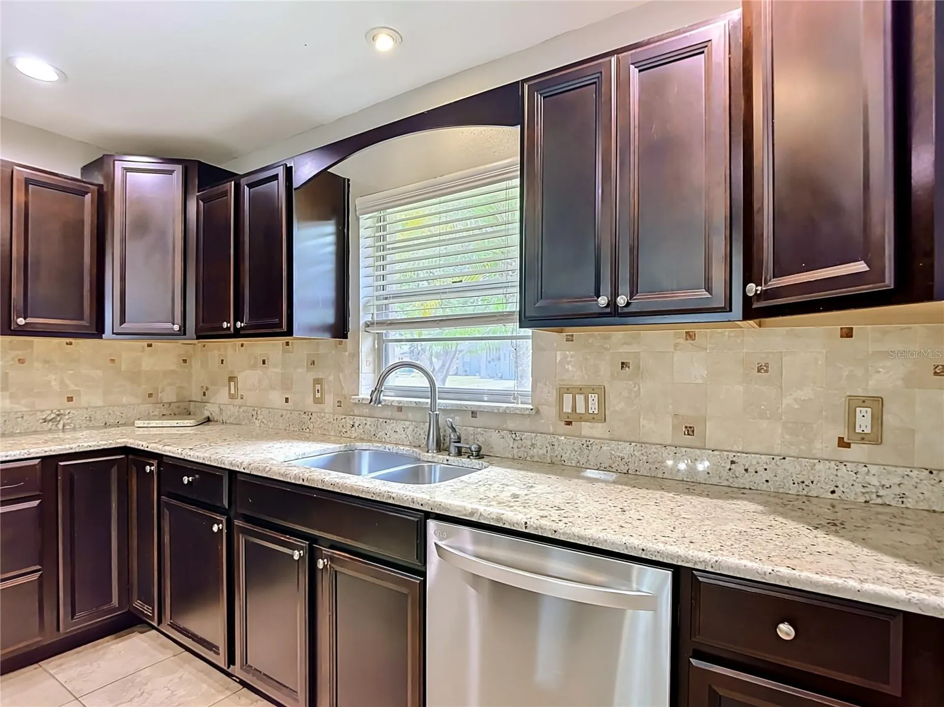 811 Ambassador Loop Tampa FL 33613