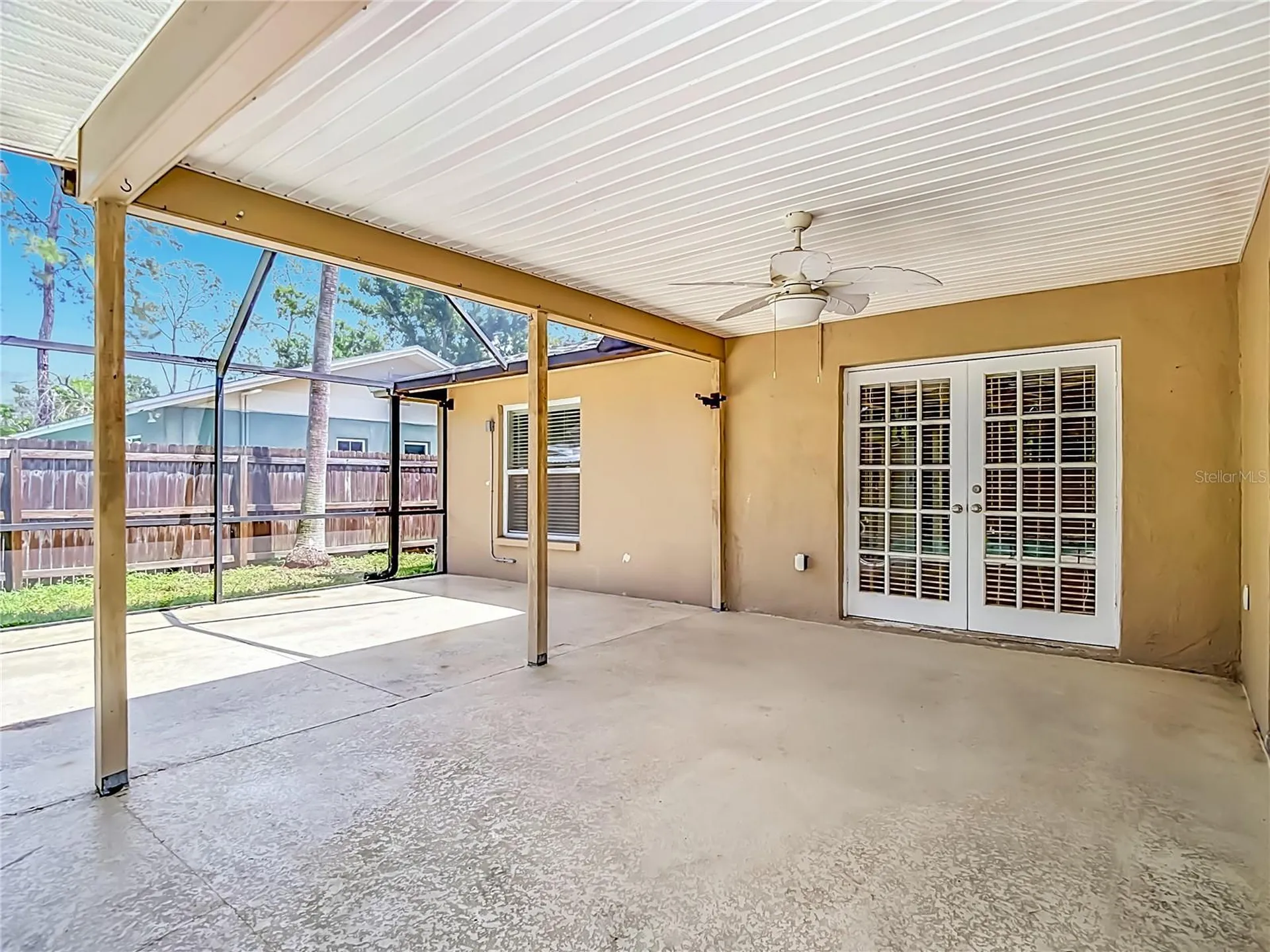 811 Ambassador Loop Tampa FL 33613