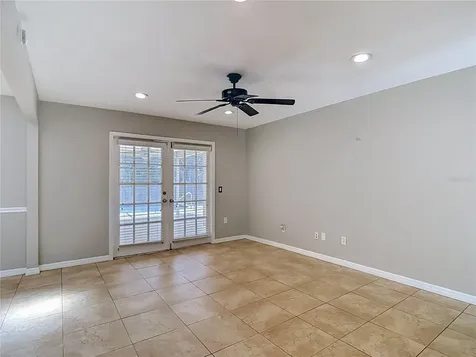 811 Ambassador Loop Tampa FL 33613