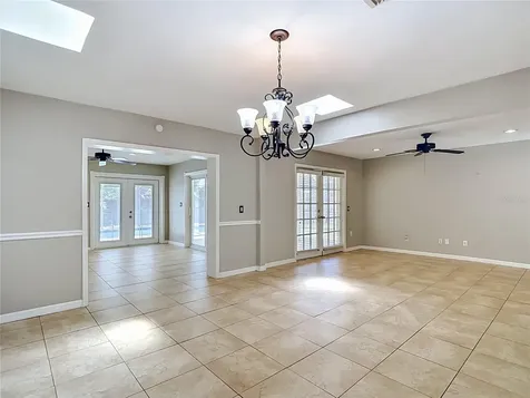 811 Ambassador Loop Tampa FL 33613