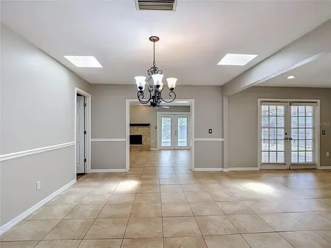 811 Ambassador Loop Tampa FL 33613