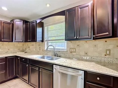 811 Ambassador Loop Tampa FL 33613