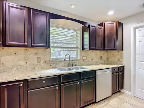 811 Ambassador Loop Tampa FL 33613