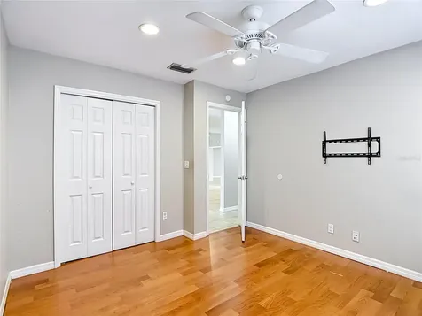 811 Ambassador Loop Tampa FL 33613