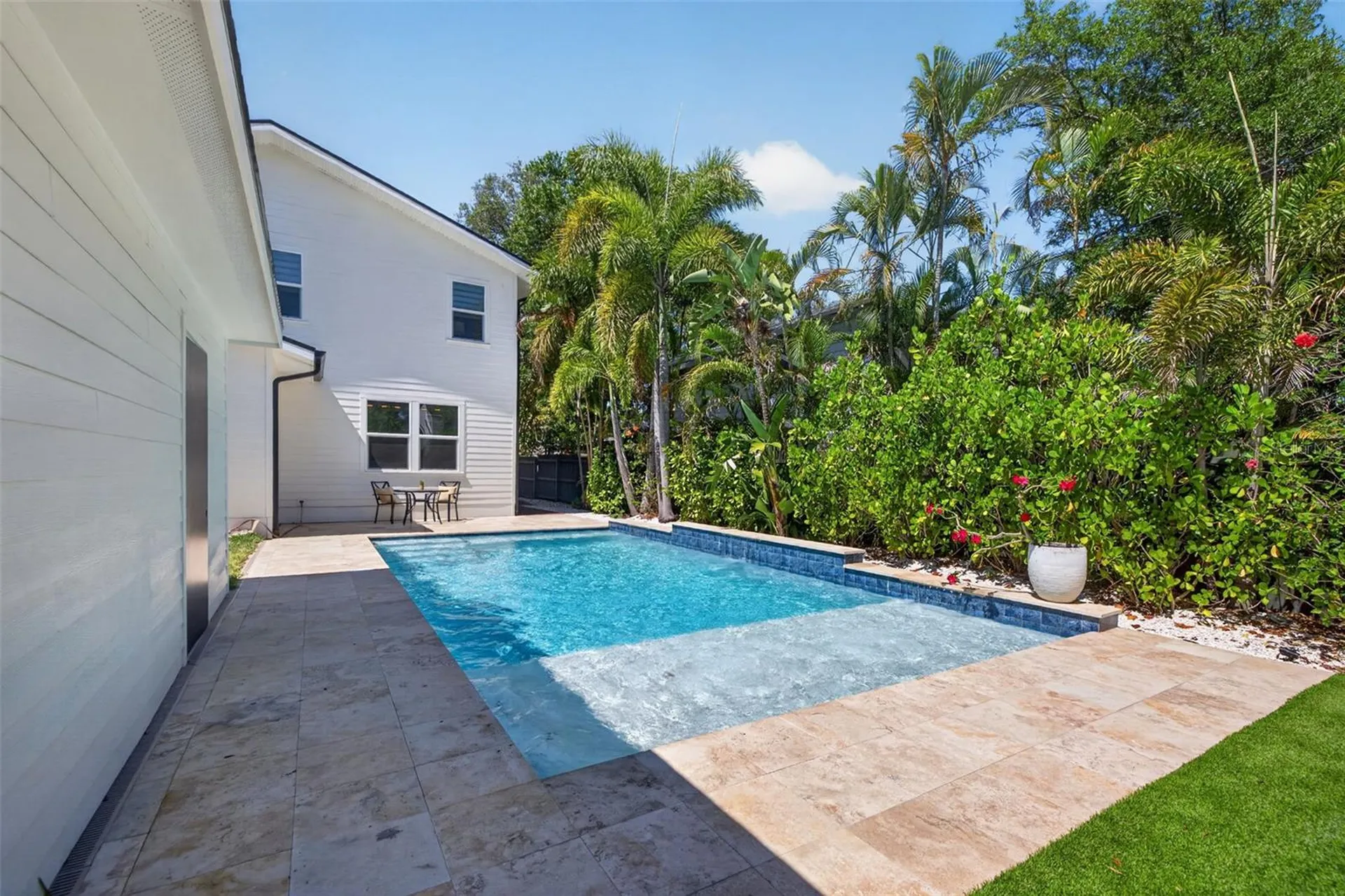 124 19th Avenue N St Petersburg FL 33704