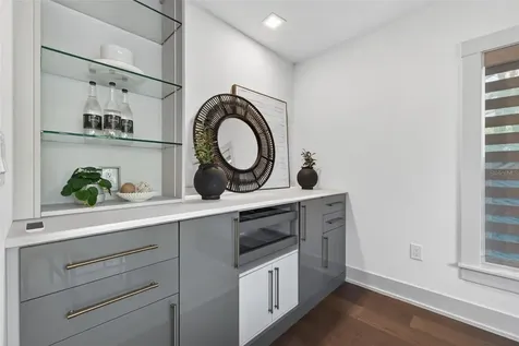 124 19th Avenue N St Petersburg FL 33704