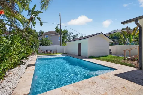 124 19th Avenue N St Petersburg FL 33704