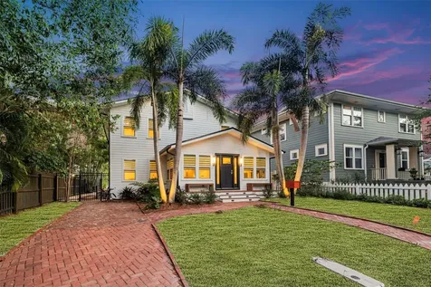124 19th Avenue N St Petersburg FL 33704