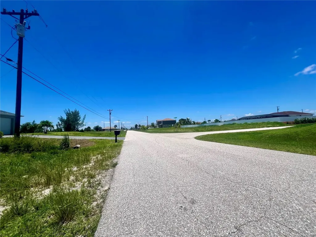 2110 NW 6th Place Cape Coral FL 33993