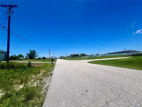 2110 NW 6th Place Cape Coral FL 33993