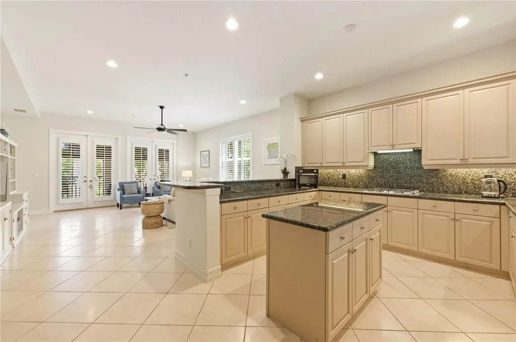 2859 Tiburon Boulevard E Naples FL 34109