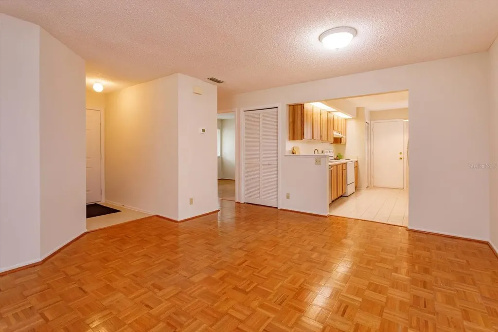 626 Red Oak Circle Altamonte Springs FL 32701