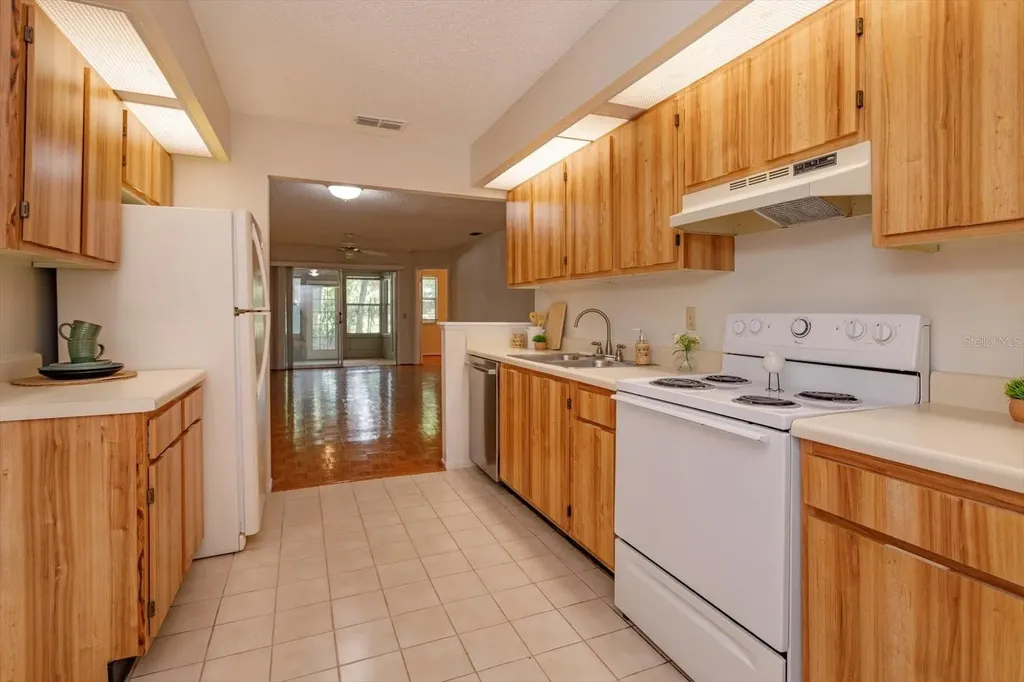 626 Red Oak Circle Altamonte Springs FL 32701