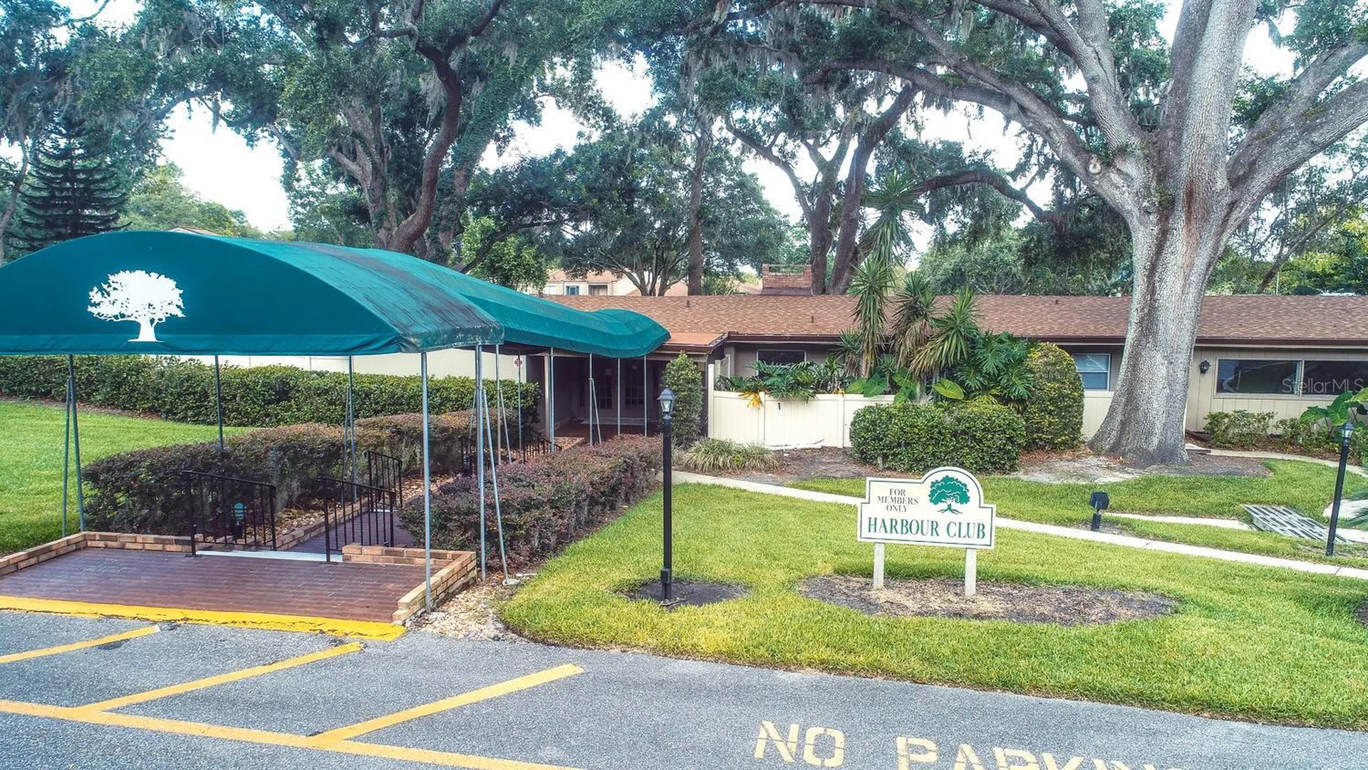 626 Red Oak Circle Altamonte Springs FL 32701