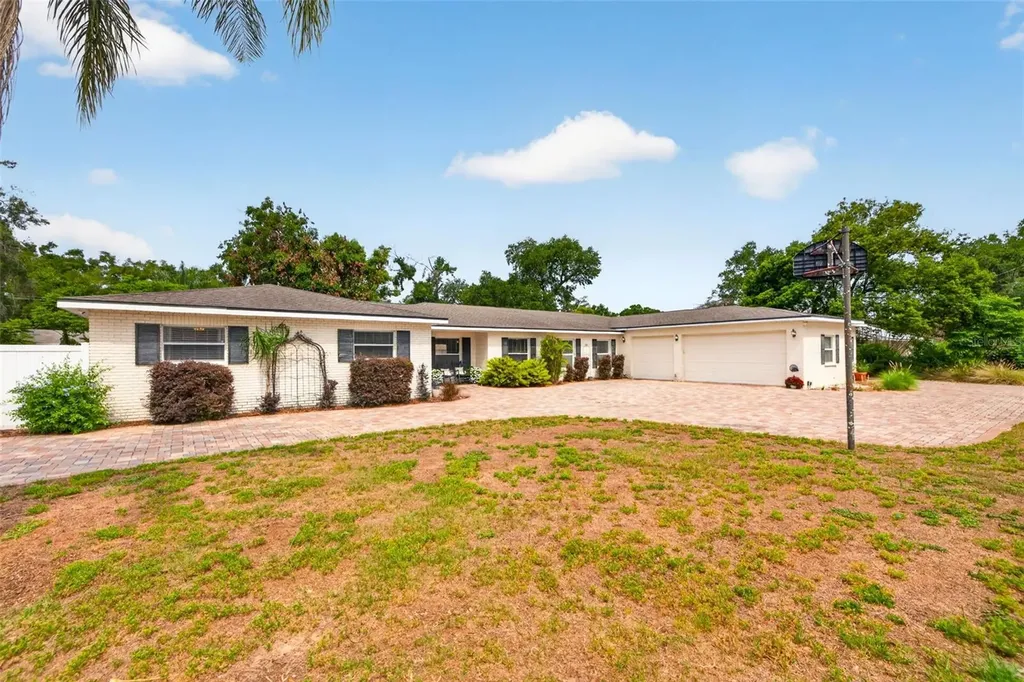 712 S Oakwood Avenue Brandon FL 33511