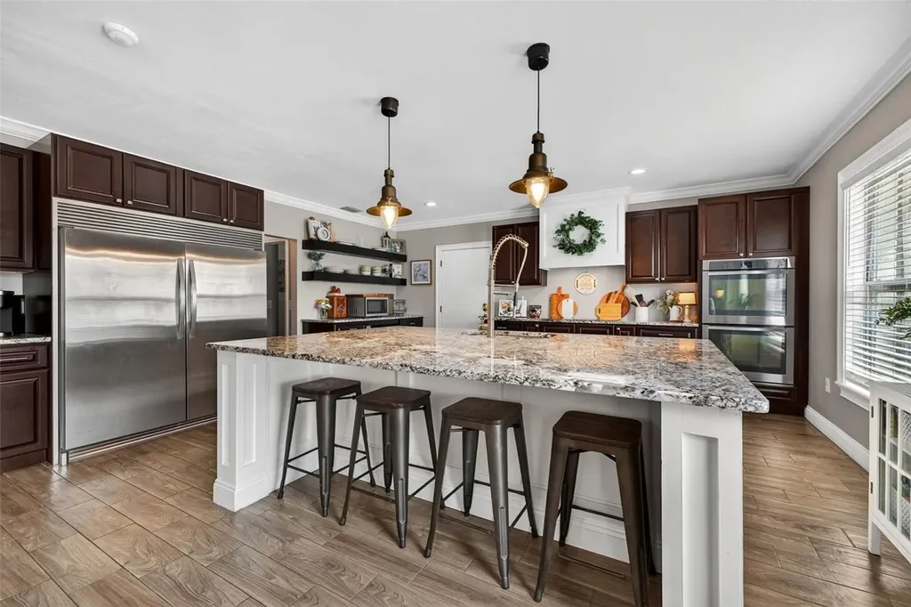 712 S Oakwood Avenue Brandon FL 33511