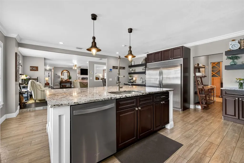 712 S Oakwood Avenue Brandon FL 33511