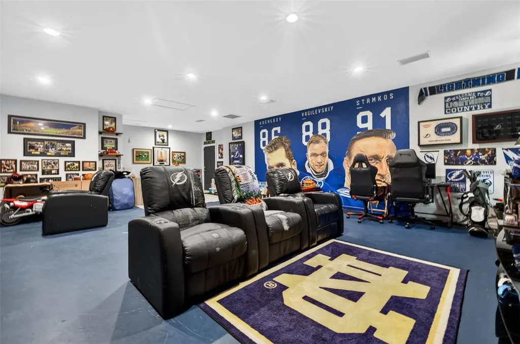 712 S Oakwood Avenue Brandon FL 33511